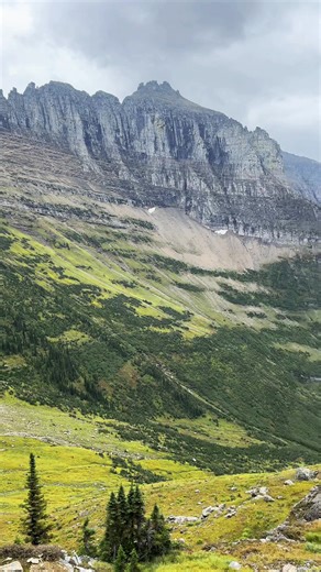 The mountains are always calling. ⛰️🥾🙌🏻 #hiking #nature #mountains #panorama #glaciernationalpark #spiritualjourney #healing #godscountry #neverlosesight #goodnessofgod