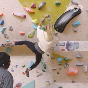 Check out those moves 🧗‍♂️😂👏 Legendary mountain biker Rob Warner meets World Champion climber Shauna Coxsey. Watch all-new episodes of "Rob Meets" right now on Red Bull TV 📺🔗👇 | Red Bull Adventure