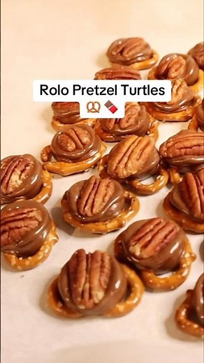 Easy Rolo Pretzel Turtles (3-Ingredient Turtle Candies!)