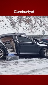 294K views · 1.1K reactions | Cumhurbaşkanlığı konvoyunda kaza: Biri polis, iki kişi şehit oldu! Cumhurbaşkanlığı Strateji ve Bütçe Başkanı İbrahim Şenel'e eskortluk yapan koruma aracı, Anadolu Otoyolu’nun Çamlıdere-Gerede kesiminde kaza yaptı. Kazada 1 polis memuru ve araç şoförü şehit oldu. | Cumhuriyet Gazetesi | Facebook
