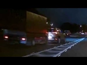 【車禍影片】貨車卯起來追撞前面休旅車（2026.03.19 台64中和段