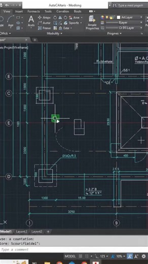 Sur un plan AutoCAD, la semelle est le carré sous le poteau, avec sa propre référence. Si t'as compris, commente