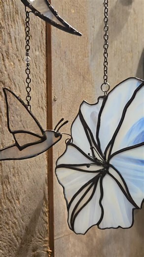 20 reactions · 5 comments | Ipomoea alba, giant moonflower or moonvine, supporting nocturnal pollinators such as the hawk moth family. Ephemeral evening loveliness懶 Stained glass depiction of mother nature, dazzling us again with her glorious dabblings | Gypsy.Wagon.Art Jen Romero | Facebook