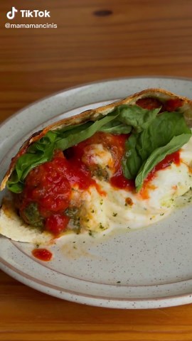 Delicious Pita and Meatballs Sandwich Recipe