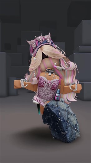 this trend with my new fur boots… y2k style🪽💞 #roblox #trend #robloxtrend #robloxfits #y2k