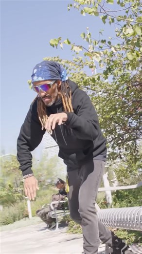 3084 ! Just a robot taking a stroll in the park ! 🤣🤣#trending #dance #robot | Nonstop AKA Marquese