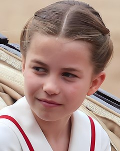 #BodyLanguage Expert Spots Charles & William's Special Care For Charlotte | The List