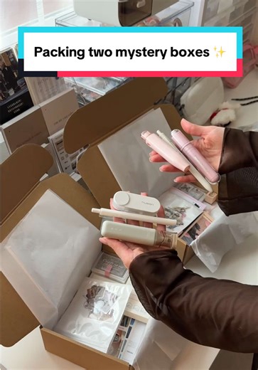 Today I’m packing two mystery boxes — and I always love this part the most. When someone chooses a mystery box, it means trust. No endless choosing, no overthinking — just letting someone else create something beautiful for you. Each box is different, but every single one is packed with intention, balance, and that calm feeling I’d want for myself too 🤍 #goldennotesshop #smallbusiness #stationerylover