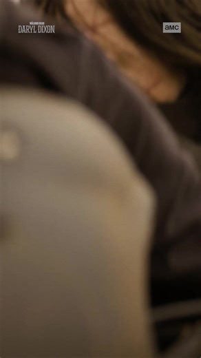 82K views · 3K reactions | Uno simplemente no se entromete con Daryl 履‍♂️ Daryl Dixon | Episodios estreno ️ Lunes - 22h  | 20h  #AMC #AMCTV #AMCSeries #DarylDixon #TheWalkingDead #TWDUniverse #TWD | AMC | Facebook
