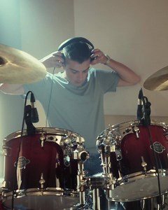 Meet M-200 🎧 Go straight to the sound with the first-ever V-MODA reference studio headphone, featuring certified Hi-Res Audio, professional accessories and hours on end of comfort guaranteed. Learn more: www.v-moda.com/M-200 | Roland