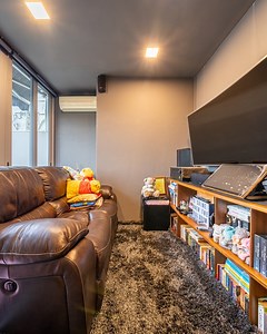 The Vue: Spacious and Functional Kitchen Design The Vue 2-Bedroom | 2-Bathroom Spacious and durable kitchen with a functional layout and great ceiling height. Easily customize the design to your taste without a complete renovation. Bright and well-lit with ample natural light. Perfect for maximizing this space! 🌟🏡 #KitchenDesign #HomeInspo | Property Lim Brothers