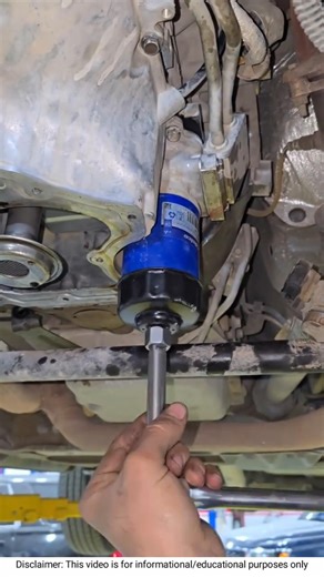 GMC Oil Filter Changing Trick 🔧🛠 #shortsfeed #automotive #mechanic #DIY