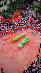 During a folk parade in Shantou, south China’s Guangdong province, performers dressed in lobster costumes presented a unique folk dance performance. #LOBSTERDANCE #IntangibleHeritage | CGTN China24