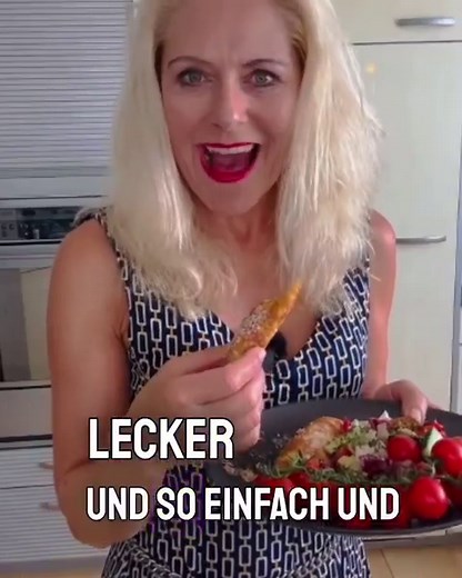 Rezept Schinkengipfeli LOW CARB So schnell und einfach gekocht❗️ Genaue Rezeptanleitung: https://www.ernaehrungskonzept.ch/schinkengipfeli-low-carb/ Gratis Rezeptebuch (kohlenhydratarm) als Ebook herunterladen: https://www.rezeptebuch.ch/ En Guete ❤️❤️❤️❤️❤️❤️❤️ #abnehmen #gesundessen #diät #gesundabnehmen #stoffwechselkur #lowcarbrezepte #gesunderezepte #gesundessen #essen #ernährung #gewichtsverlust #gesundkochen #fettverbrennung #gewichtverlieren #schlankwerden #ernährungsplan #ernährungsumst