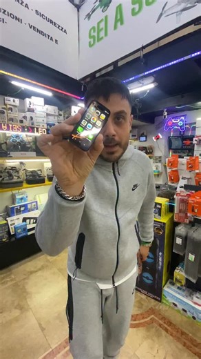 2.2K views · 337 reactions | Mini iPhone 17 pro Max #minitelefono #cellulare #smartphone #android #apple | Giulio Liccardi | Facebook