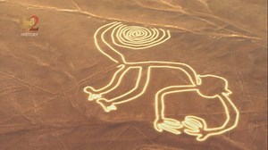 143K views · 3.3K reactions | En Kasajistan, en el suroeste de los Estados Unidos, en el desierto de Atacama en Chile, Bolivia, Perú, en casi todas partes del mundo haya geoglifos, es algo universal y ha estado apareciendo durante cientos de años, pero ¿Qué intentaban comunicar en la antigüedad con estos símbolos a gran escala? MES DEL MISTERIO: Alienígenas Ancestrales  LUNES 10:40 PM, MÉX - ARG | JUEVES 9:50 PM COL #MesDelMisterio #AlienígenasAncestrales | HISTORY | Facebook