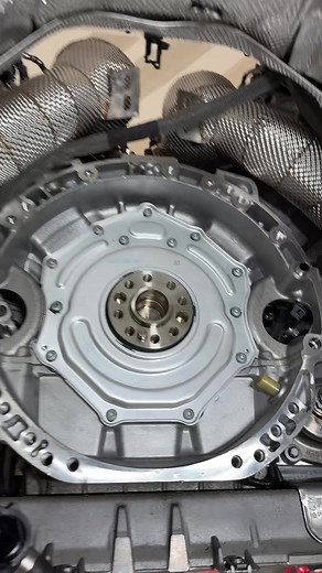 Replacing the Rear Main Seal on the E63 AMG