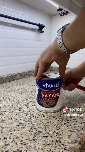 Vivaldi® Fayans Boyası yüzeylerinizi boyayarak yenilemenizi sağlar. ✨ Benzersiz güçlü formülü sayesinde, tüm yüzeylere tutunur. En zorlu kimyasallara dayanır ve etkilenmez. 🧪 Vivaldi’nin sınırsız renk seçeneği ile hayalinizdeki rengi gerçeğe dönüştürün.🎨 Bayilik ve ön talep için iletişime geçebilirsiniz.✅ Vivaldi® Yenileyici Boyalar Serisi tüm dijital satış platformları ve yetkili ana bayilerimizde hizmetinizdedir. Detaylı bilgi, randevu ve ürün danışmanlığı için bizimle iletişime geçiniz.👨‍�