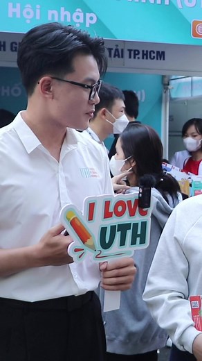Cùng UTH-TV phỏng vấn nhanh 1 số câu hỏi về cảm nghĩ của các bạn học sinh tại ngày hội tư vấn-tuyển sinh nha | Trường Đại học Giao thông vận tải TP.HCM