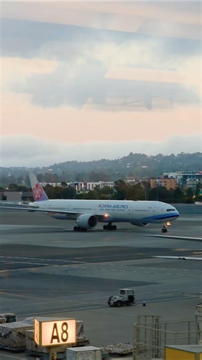 ✈️ Plane Spotting at SFO Airport, CA 🇺🇸