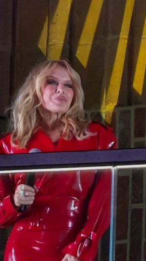 @kylieminogue performing XMAS at Battersea Power Station in London tonight 🎁🎅🎄♥️ #kylie #kylieminogue #xmas #christmas #santababy #kylie #kylieminogue #kylieworld #batterseapowerstation #50electricboulevard | KYLIE WORLD PAGE