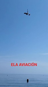 Vuelo del autogiro de ELA Aviación en Torre del Mar durante el Festival Aereo Internacional Torre del Mar #Axarquía #AxarquiaPlus #TorredelMar #Aviación #Festival | AxarquiaPlus