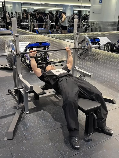 Effective Barbell Bench Press Techniques for Muscle Growth