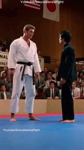 Bruce Lee’s Feint Technique KO a Karate Grandmaster