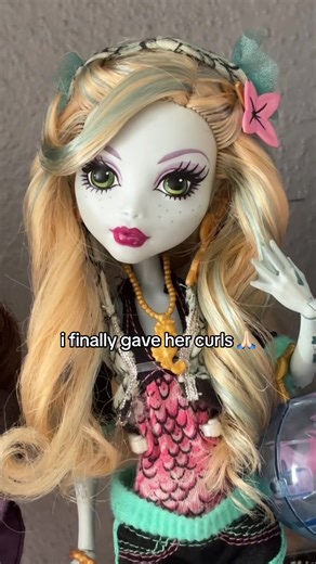 Transforming Lagoona Blue with Curls: A Monster High Makeover