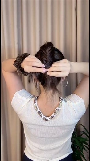 learn this high ponytail fishtail braid hairstyle. A simple and beautiful high ponytail,