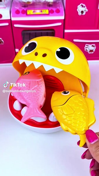 Subi Unboxing Toys trên TikTok