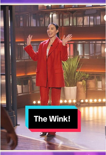 The Power of a Wink: Kelly Clarkson's Comedy Moment