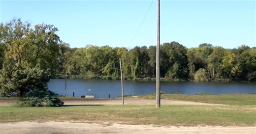 Iowa Geological Survey inspects flood levees in Waterloo and Cedar Falls