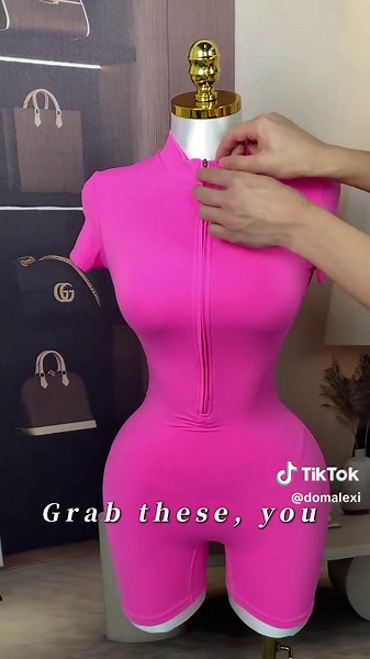 🔥 Women’s V-Neck Zipper Jumpsuit – High Stretch, Soft & Breathable Yoga Fitness Set 💪 #womensjumpsuit #zipperjumpsuit #vneckstyle #highstretch #activewear #yogawear #fitnessoutfit #athleisure #workoutstyle #breathablewear #casualactive #everydaylook #gymfashion #fypage #viral #daughterandmom #TikTokMadeMeBuyIt #clothes #jumpsuit #foryou #bodysuit #dance #yesyes #bodysuit #bodysuitstyle #outfitideas #gym #GymTok #gymfit #yoga #Summer #spotlightfinds #tiktokshopsummersale #blackgirltiktok #fashi