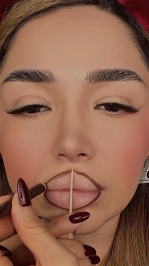 Lips hack👄🔥#shrots #viral #lipshack #makeuphacks #beautytiips #fypシ゚viral