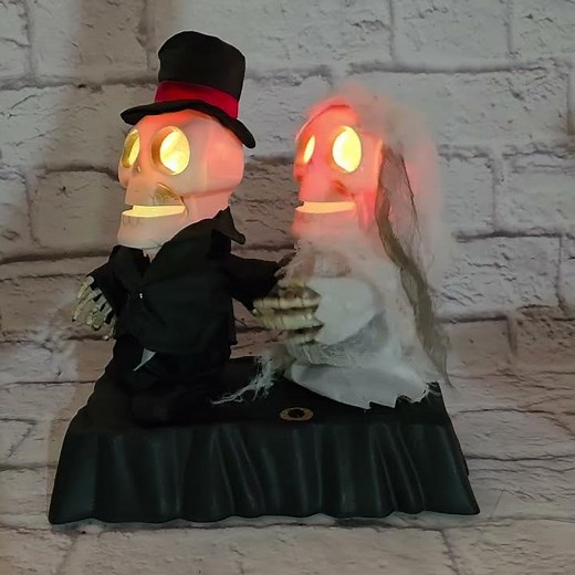Vintage Halloween Deco Skeleton Bride & Groom Animated Singing Duo Light-Up Eyes