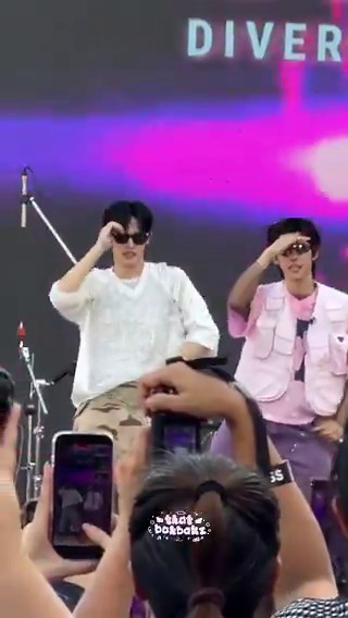 dry humping on stage ??????? yes