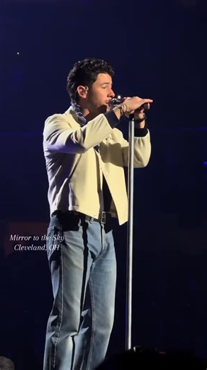 Mirror to the Sky on Cleveland! 📸: eiggamc on TikTok #JoeJonas #NickJonas #KevinJonas #Jonas #JonasBrothers | Follow @jonasdailynews_ for more. | Jonas Brothers Daily News