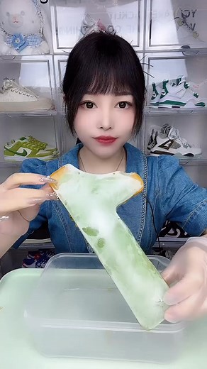 13K views · 300 reactions | Crunchy ASMR: Indulge in Ice-Eating Pleasure | 脆爽声控：沉浸式吃冰体验 #吃冰声控 #amsr | 琪琪爱吃冰 | Facebook