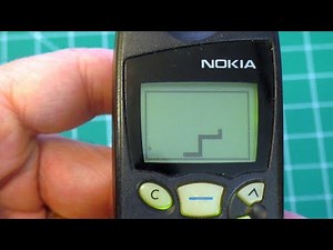 Original SNAKE Game on Old Nokia Phone