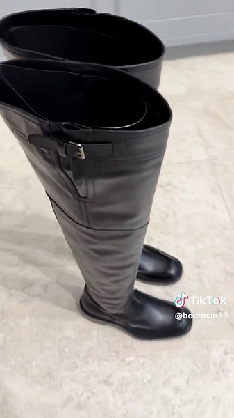 Unboxing and wearing Saint Lauren thigh high boots for men. #thighhighboots #overthekneeboots #tallboots #manboots #saintlaurenboots