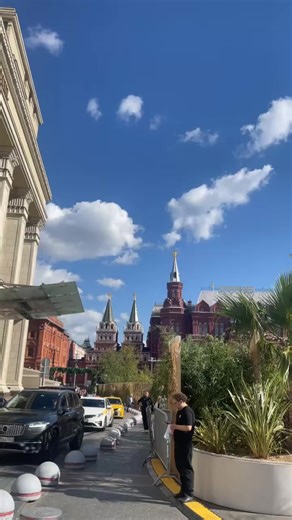 Exploring Urban Life in Moscow: A City Tour