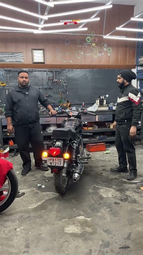 Rear Mudgurad change with old look 🌟seat✨new battalion black bullet❤️#royalenfield #bullet#rbwshop