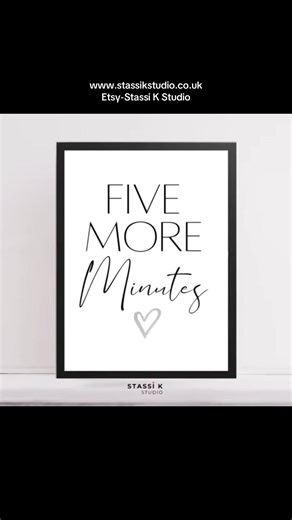 🖤💜 #home #homesweethome #fivemoreminutes #christmasdecor #cosyvibes