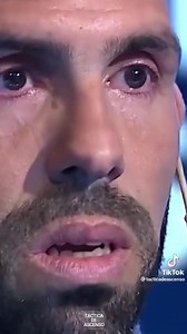 165K views · 5.2K reactions | CARLOS TEVEZ "DEJE DE JUGAR PORQUE PERDÍ A MI FANS NÚMERO UNO" 梁 El apache explicó que la muerte de su padre fue una de las claves en su decisión: "Dejé de jugar porque perdí a mi fan número uno. Echo mucho de menos a mi padre. Yo tenía 8 años, y el que venía a verme jugar era él. Me levantaba y decía '¿Para qué más? No juego más para nadie'", explicaba el delantero entre lágrimas | Conectando Jujuy | Facebook