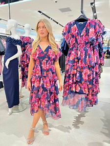 Mini or midi, which look are you adding to basket? 🛍️ Let us know below 👇 Get both here: https://bit.ly/3Owr0Gv | Quiz Clothing