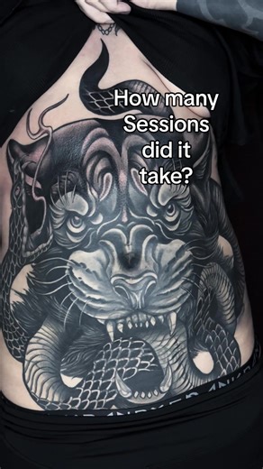Often customers wonder how many sessions does a certain project take! ✨And this is definately understandable, i always try to give an estimate of the amount of sessions it would take! Note that everybodys tattoo and body are different and there are multiple things that affect how the tattoo will be finished! Here’s an example of a coverup that we finished in four sessions, some sessions shorter but maximum of 5hours. #tattoo #tattooartist #coveruptattoo