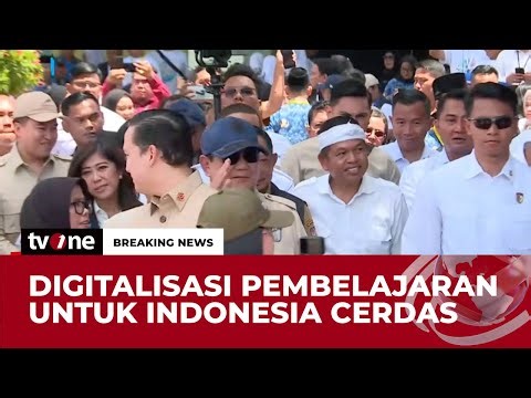 [BREAKING NEWS] Presiden Prabowo Tinjau Penggunaan Smartboard di SMPN 4 Bekasi | tvOne