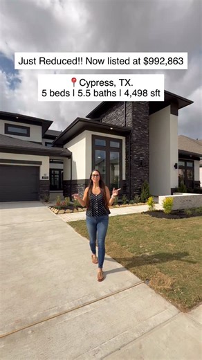 Sheryl Miller on Instagram: "🎁Just in time for Christmas!🎄 🏠 5 beds | 5.5 baths | 4498 sqft. *Listed at $992,863* 🔑If interested in this home, send me a text! 📲 832-491-2198 ⭐️Ready to start YOUR Houston home search!? Send me a quick text, and let’s get in touch and get started! 📲832-491-2198 #houstonrealtor #moving #houstonrealestate #forsale #newconstruction"