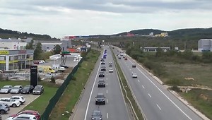 Policia e Kosovës po fuqizohet edhe me pajisje policore shtesë Prishtinë, më 3 tetor 2024 Policia e Kosovës (PK), në kuadër të planifikimeve afatgjate dhe objektivave të parapara strategjike, për ngritje të kapaciteteve të vazhdueshme të burimeve njerëzore dhe atyre logjistike e teknologjike, parasheh që përmes realizimit të trajnimeve policore, furnizimit me pajisje logjistike e teknologjike për njësi të ndryshme policore, të mundësohet kryerja e detyrave dhe autorizimeve policore në mënyrë sa 